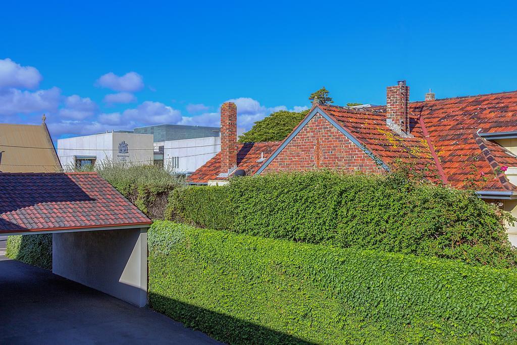 Redwood Manor Motel Apartments Warrnambool Exterior photo