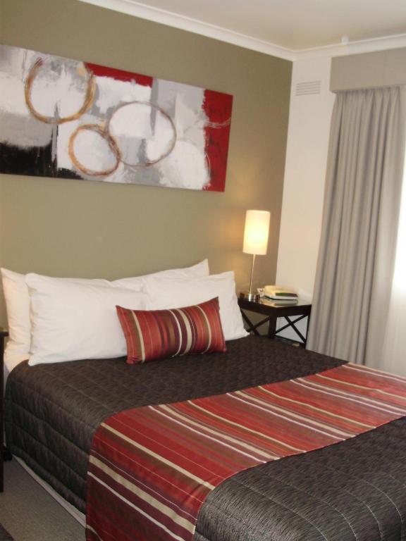 Redwood Manor Motel Apartments Warrnambool Room photo