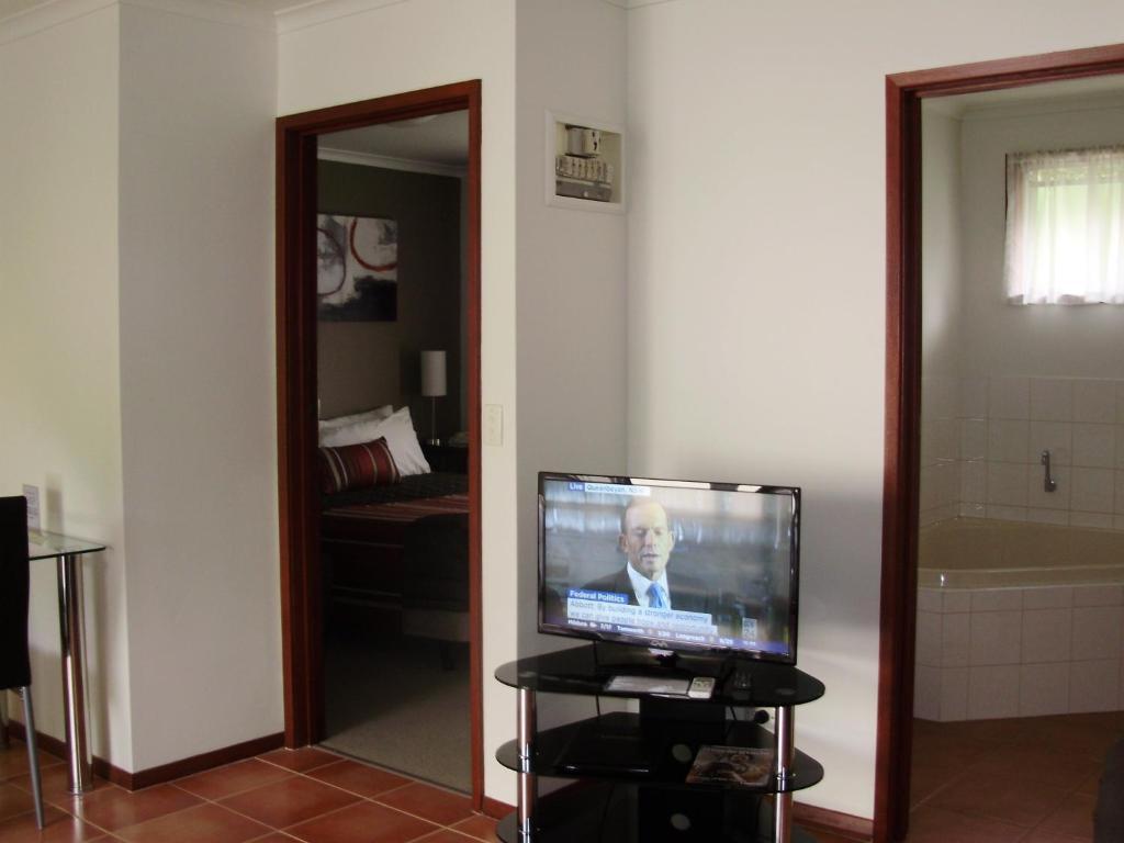 Redwood Manor Motel Apartments Warrnambool Room photo